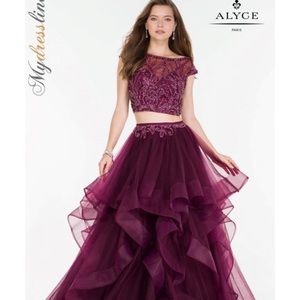 Alyce Paris prom dress Size 0 Plum color w beading